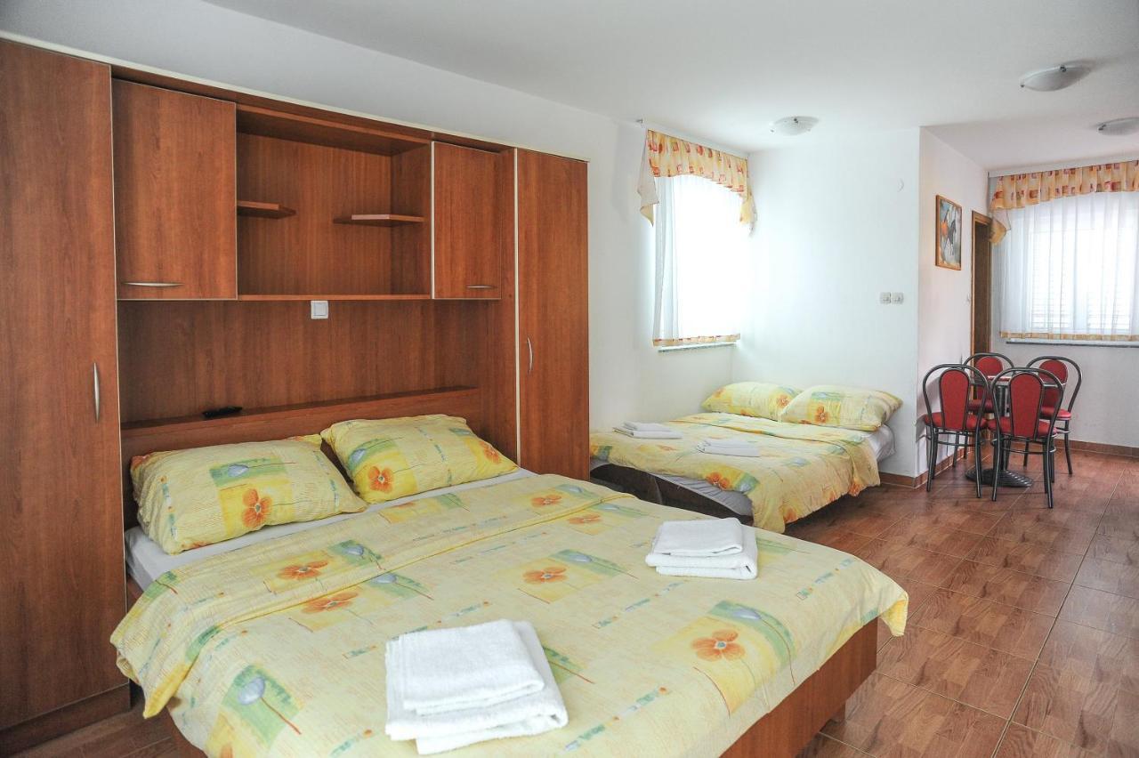 Apartmani Vila #N/A Buitenkant foto